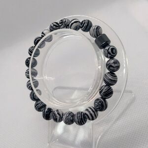 Black/ white striped beaded bracelet